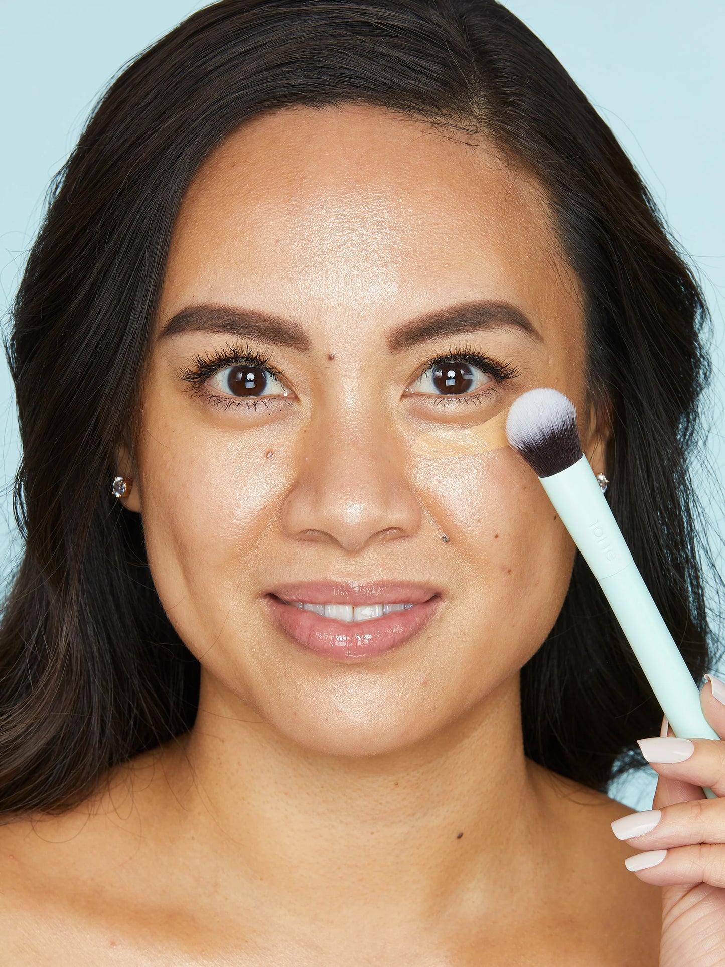 fluffy concealer brush