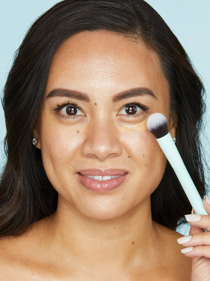fluffy concealer brush