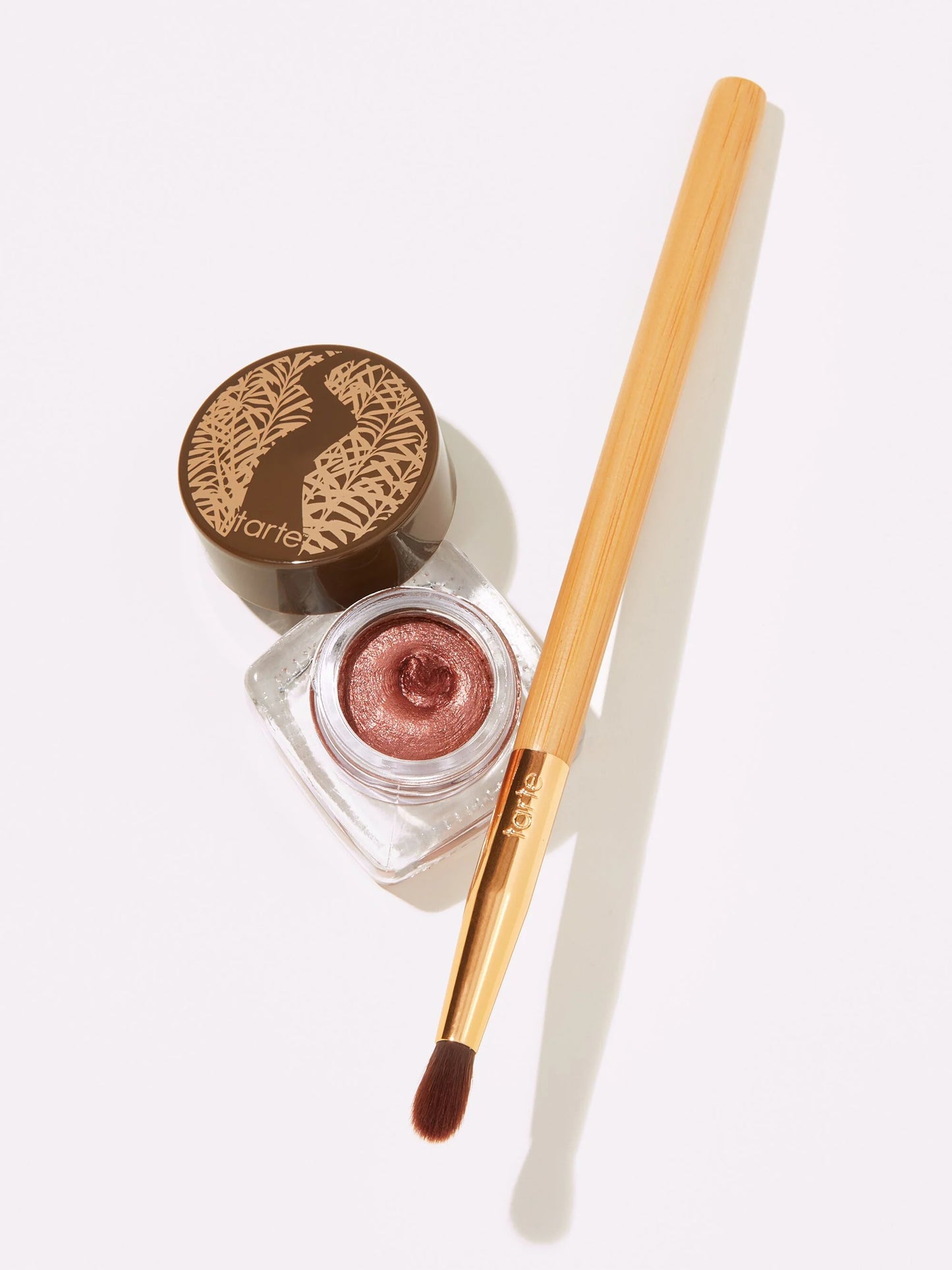 cream shadow brush
