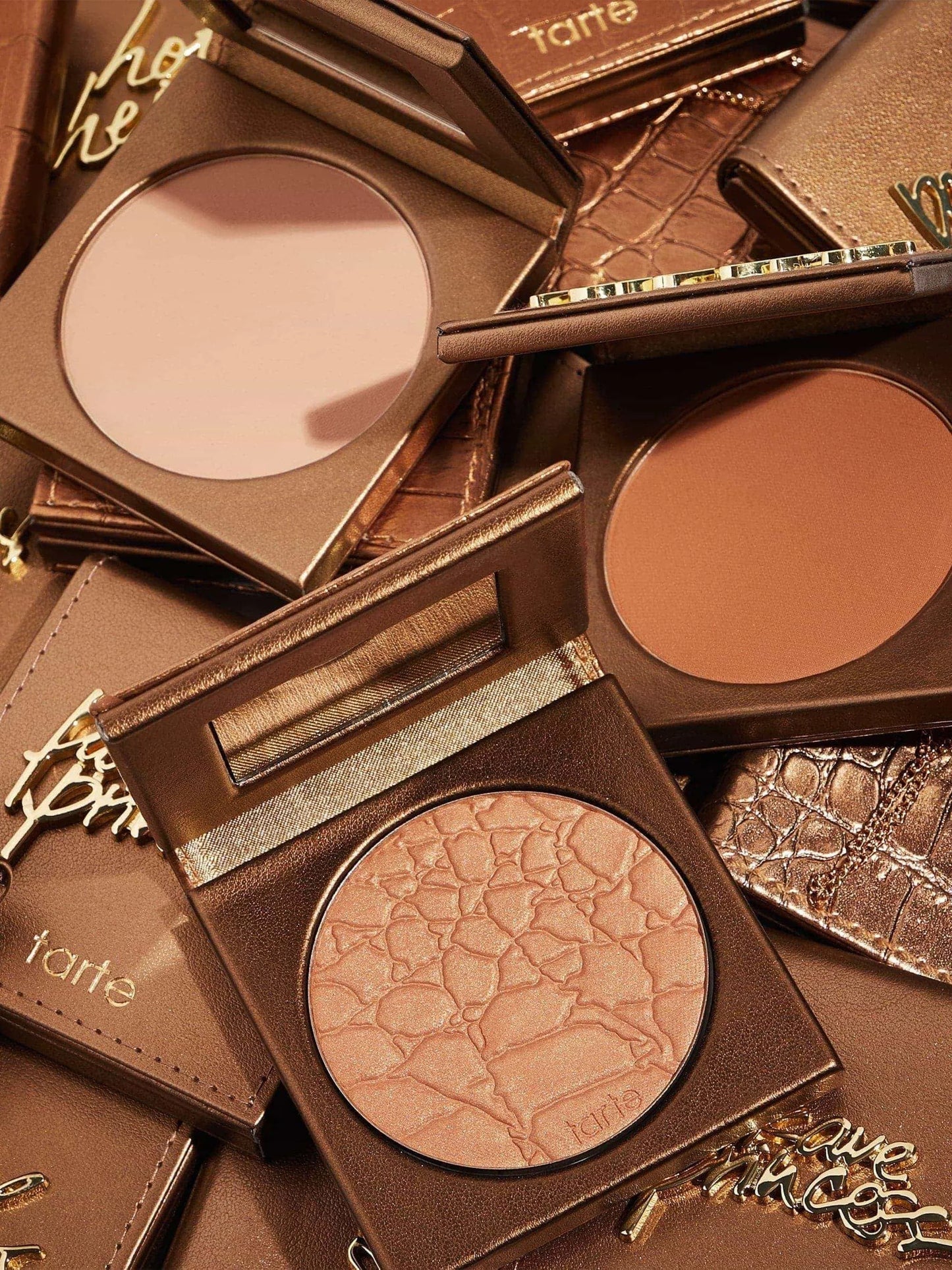 travel-size Amazonian clay waterproof bronzer